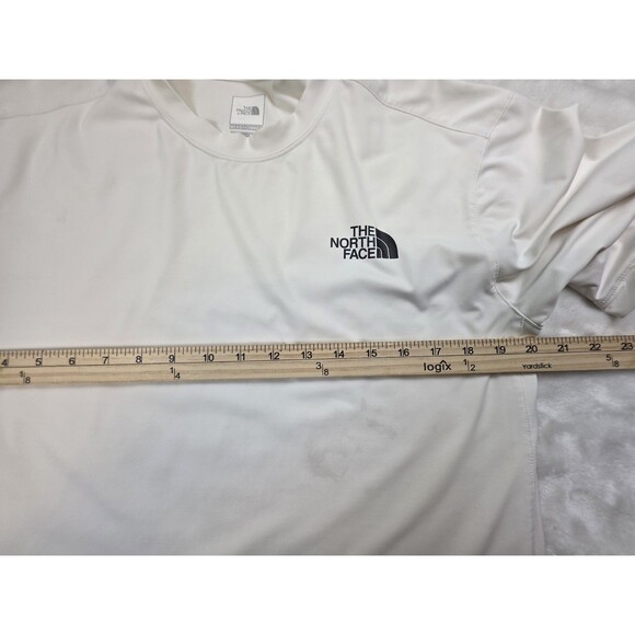 The North Face Men's Large White Short Sleeve T-shirt with Flaws - Picture 4 of 9